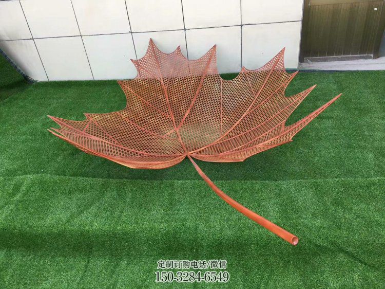 镂空树叶雕塑，景区雕塑，铁艺树叶雕塑厂家指用