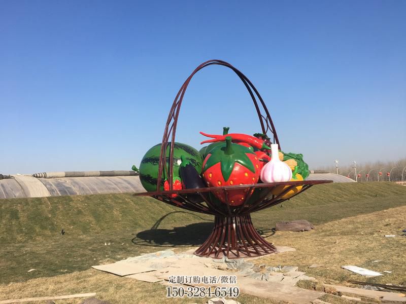 步行街花篮雕塑,锻造景观雕塑,烤漆方式 步行街花篮雕塑,锻造景观雕塑,烤漆方式