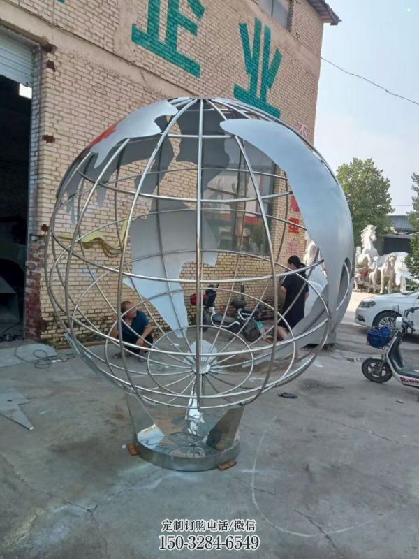 景区地球仪雕塑,镀金欧式雕塑,铁艺材质 景区地球仪雕塑,镀金欧式雕塑,铁艺材质