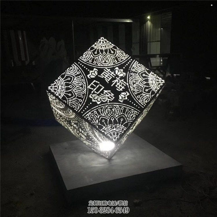 魔方雕塑定做,公园小品,灯光魔方雕塑点击 魔方雕塑定做,公园小品,灯光魔方雕塑点击