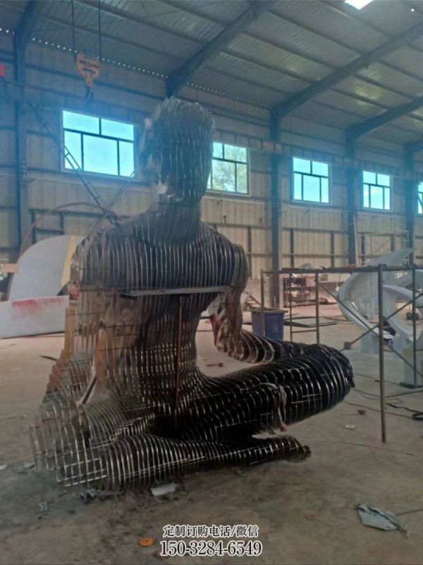 镂空编织人物雕塑制造,白钢构件,铁艺人物雕塑提供 镂空编织人物雕塑制造,白钢构件,铁艺人物雕塑提供